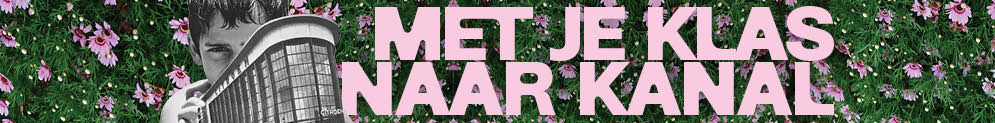 Collage met een zwart-witfoto van een jongetje dat de voormalige Citroën-garage (nu KANAL) vasthoudt, tegen een achtergrond van roze bloemen. De tekst luidt: ‘MET JE KLAS NAAR KANAL’.