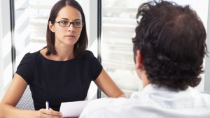 Ouders op gesprek bij het CLB