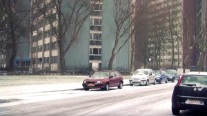 Sfeerbeeld met appartementsblokken in de sneeuw