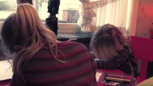 Kinderen maken huiswerk