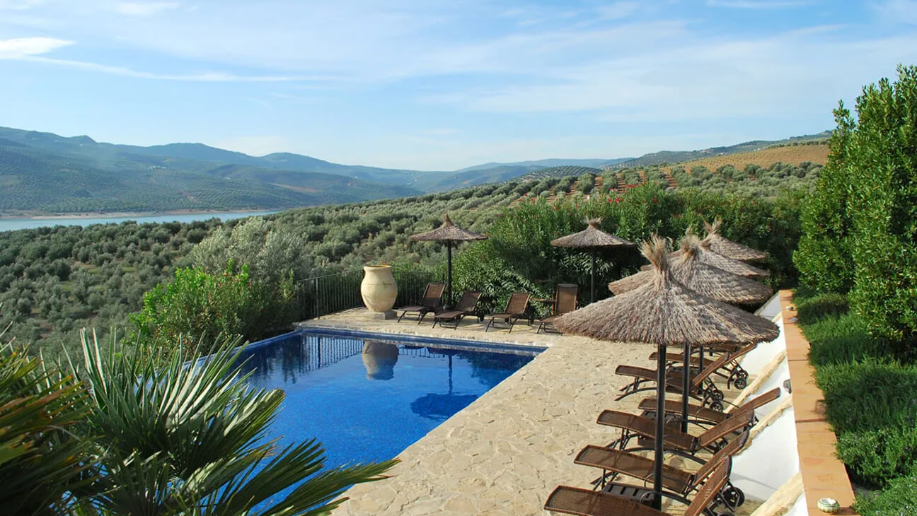 Zwembad met uitzicht van Bed & breakfast Casa Rural El Olivar