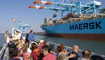 Havenrondvaart: Je ziet grote vrachtschepen