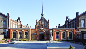 voorkant gevel museum