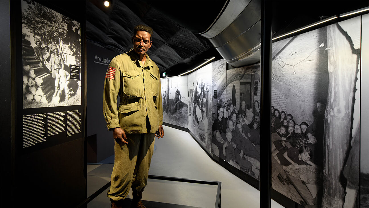 Beeld van een soldaat in het vrijheidsmuseum