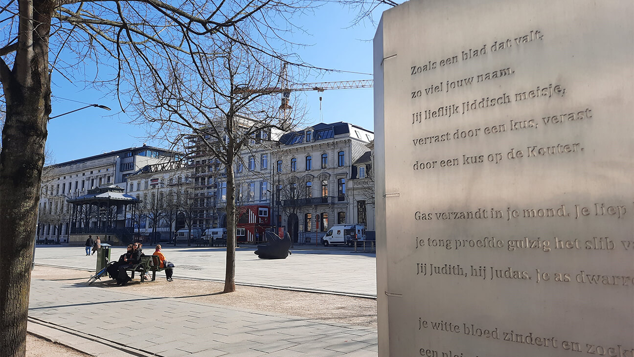 Gedicht op een plaat in het centrum van Gent