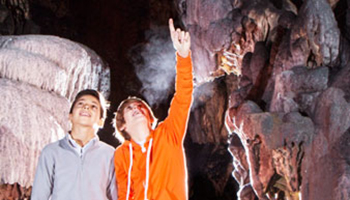 kinderen in grot