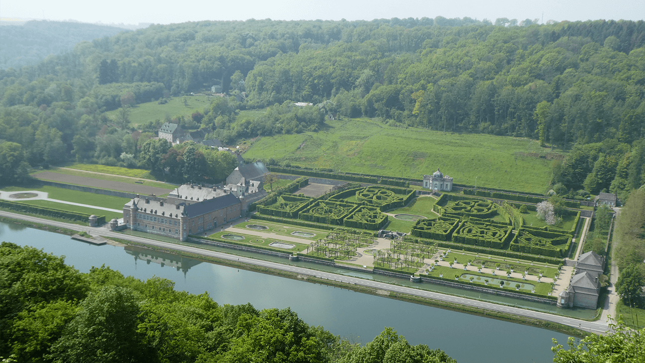 Château et Jardins de Freÿr