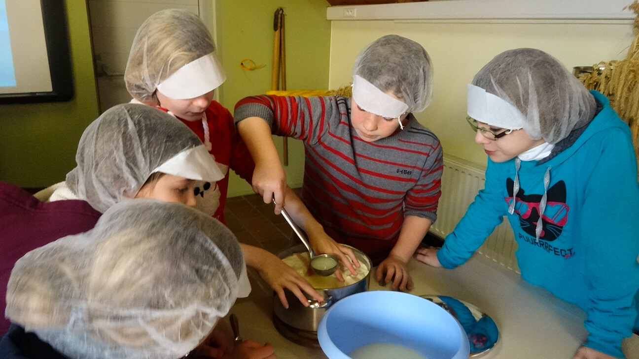 5 kinderen maken kaas