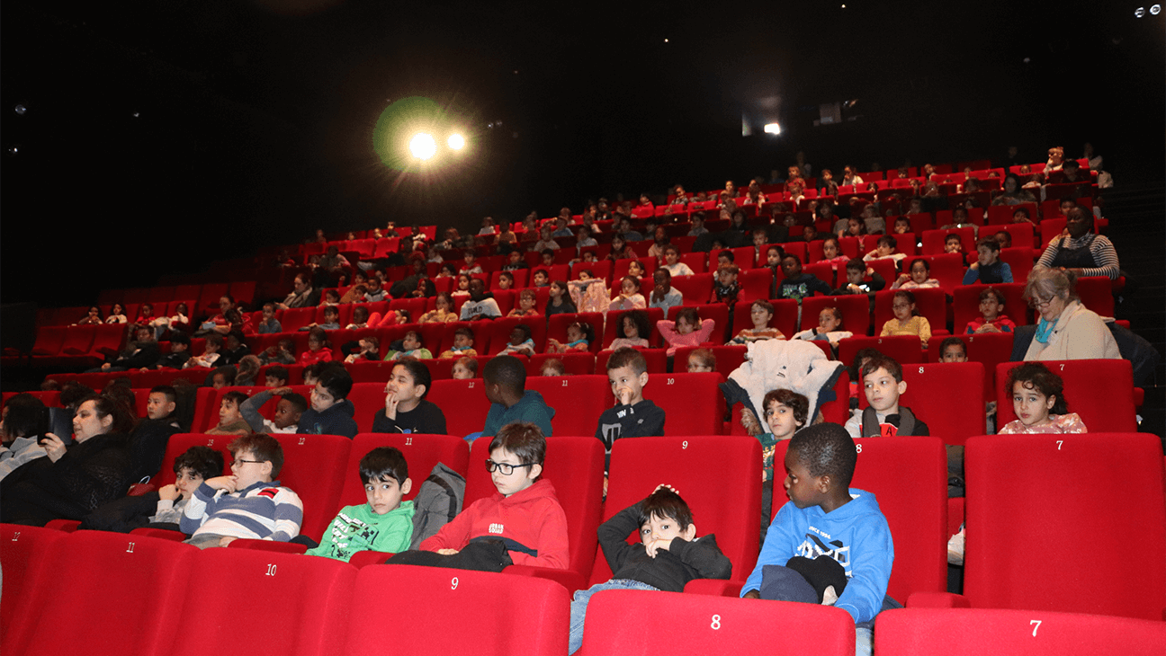 Kinderen in Cinema palace