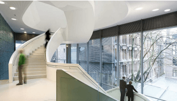 trap en hal van het Design Museum Den Bosch