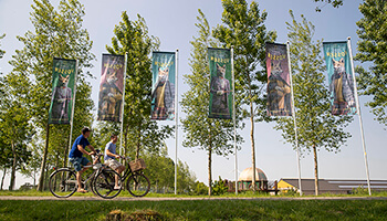 personen op expeditie in het land van Reynaert