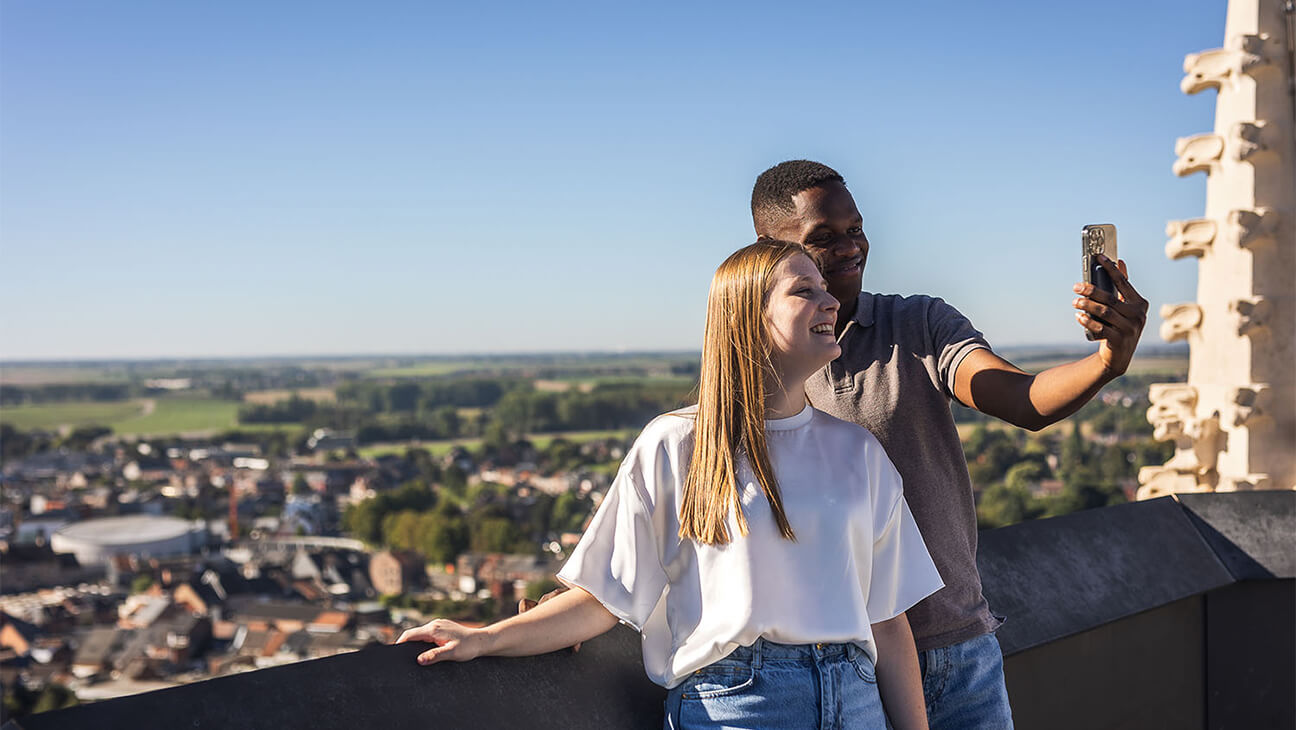 Bezoekers aan Teseum met een uitzicht over Tongeren
