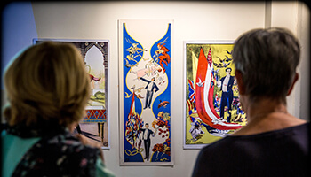 speelkaarten met goochelaars in museum