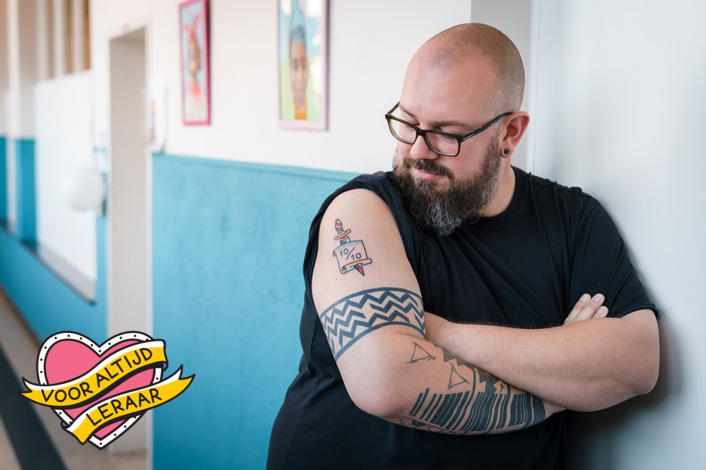 Leraar Wim met zijn Dag van de Leraar tattoo!