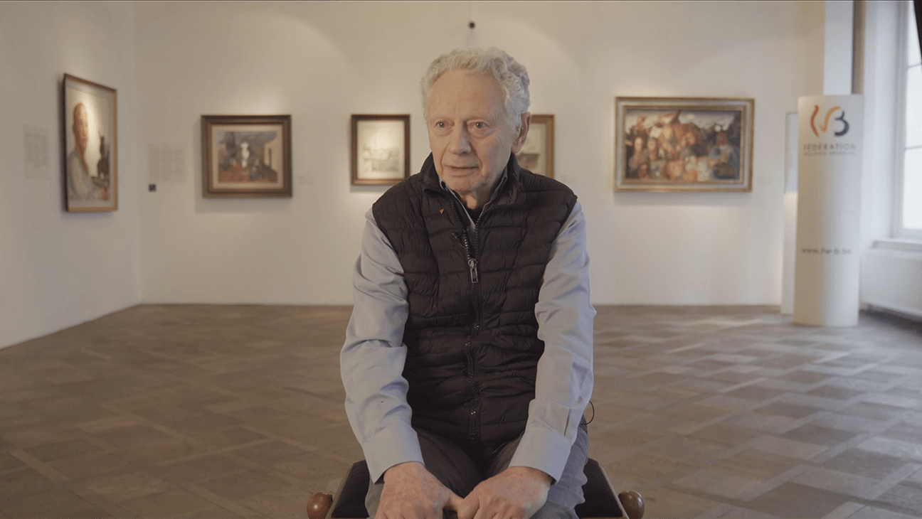 Man in het Joods Museum van België