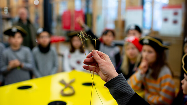 Vezel glasplant met piratenkinderen