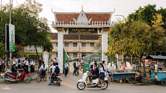 Cambodja: drukte voor een schoolgebouw