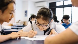 leerling in een klas in Singapore