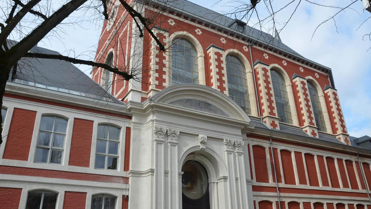 buitenkant van de Artotheek in Mons