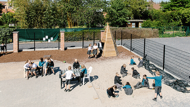 speelplaats van de basisschool Mondomio