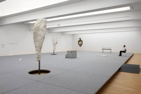 werk van Richard Venlet in SMAK Gent