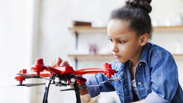 Meisje met drone