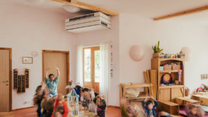 Systeem dat lucht ververst binnen een klas