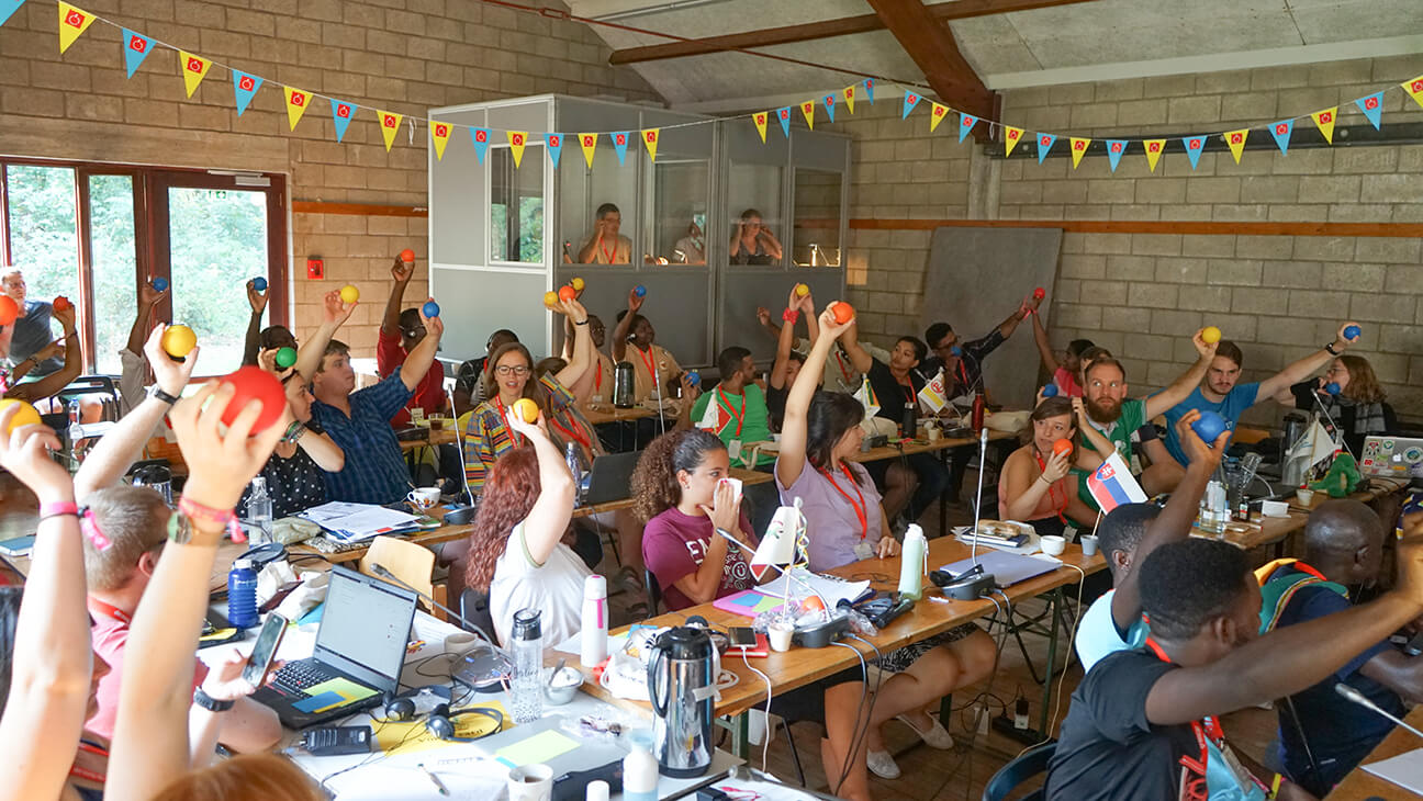 Groep mensen in De Aanstokerij