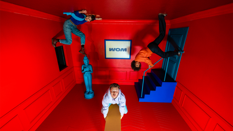 Bezoekers in een kamer in de expo 'World of Mind'