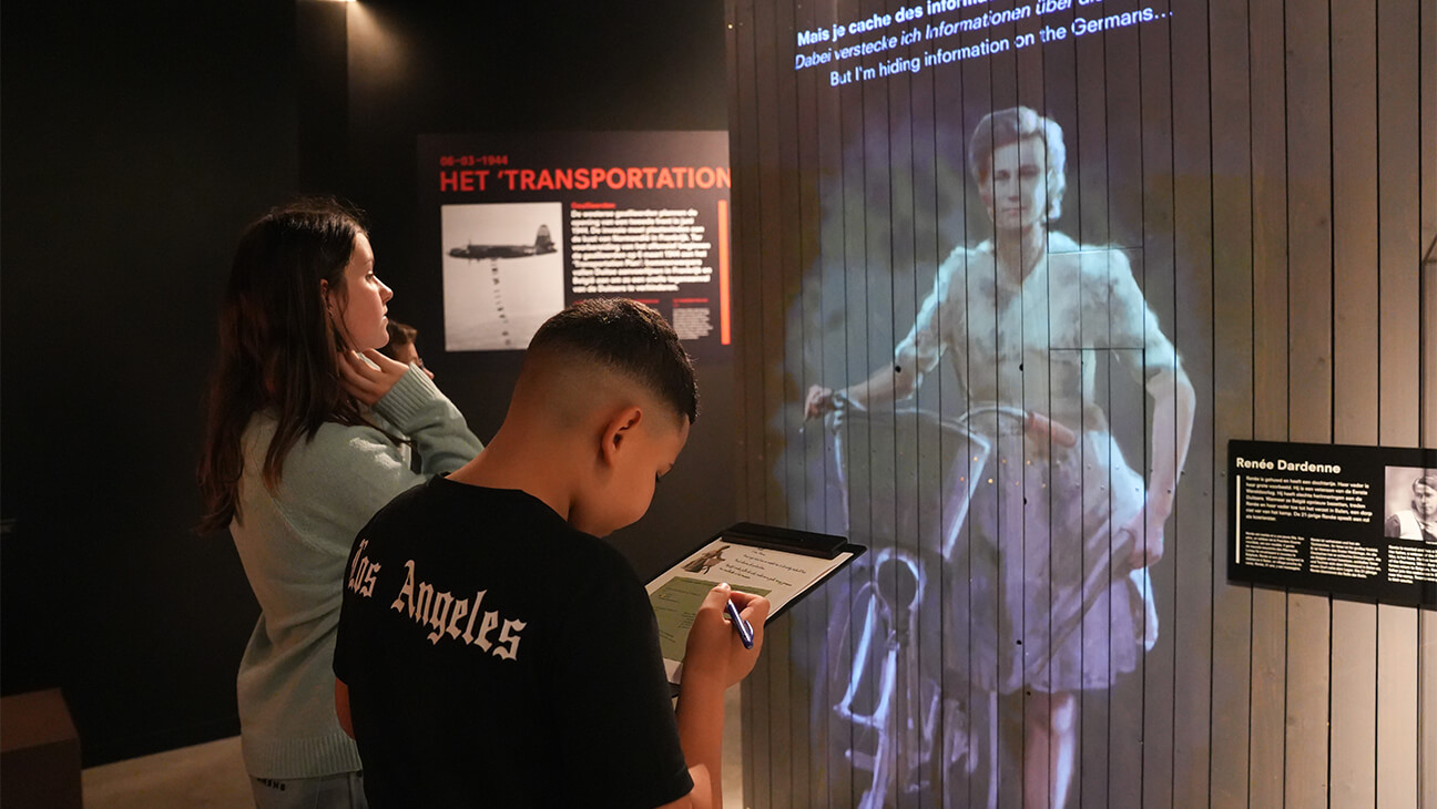 Bezoekers in Liberation Garden