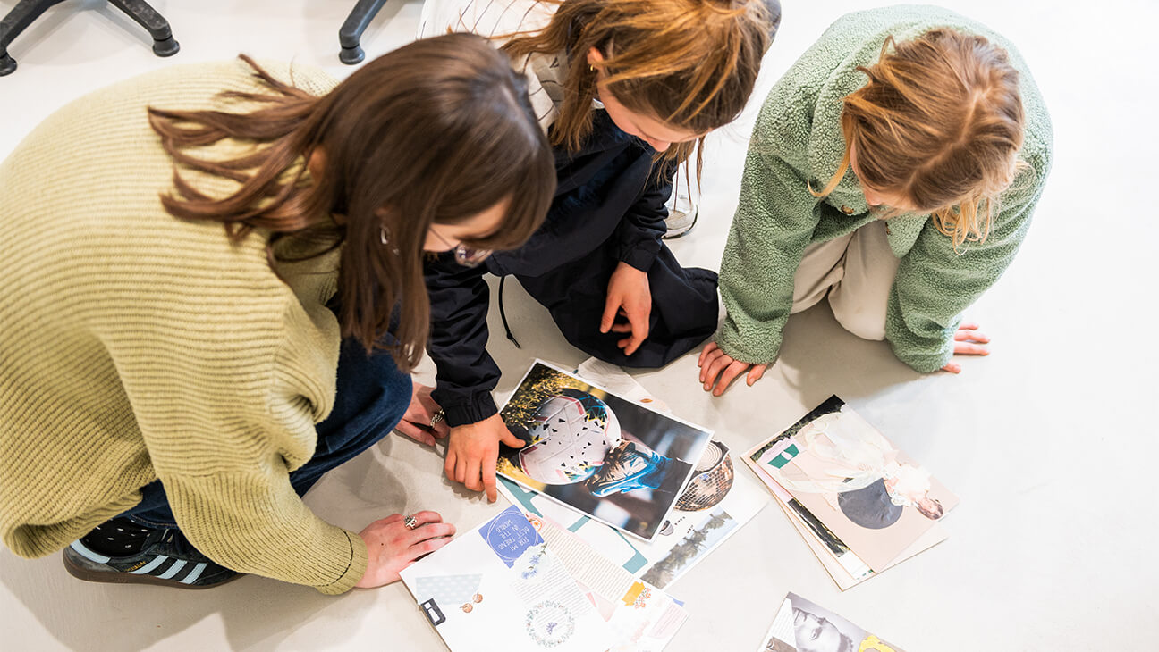 Kinderen aan het knutsele in abby