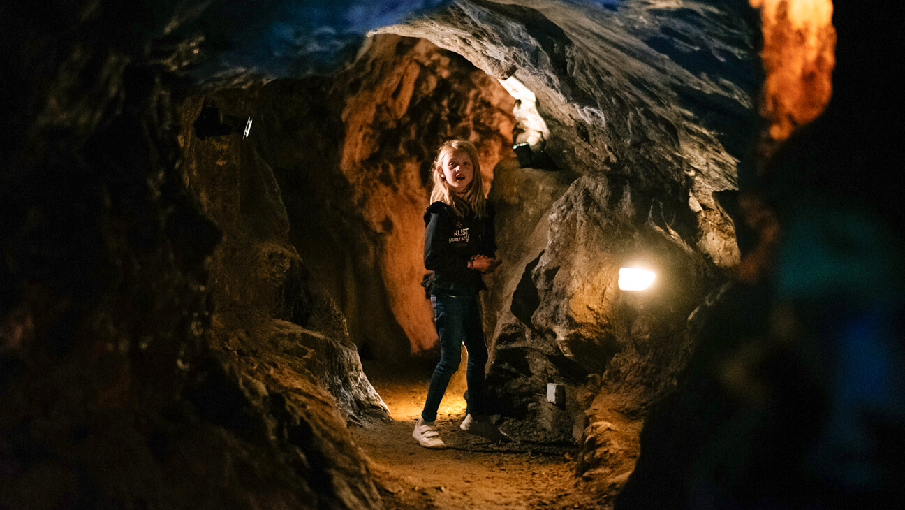 Meisje in Grot Scladina
