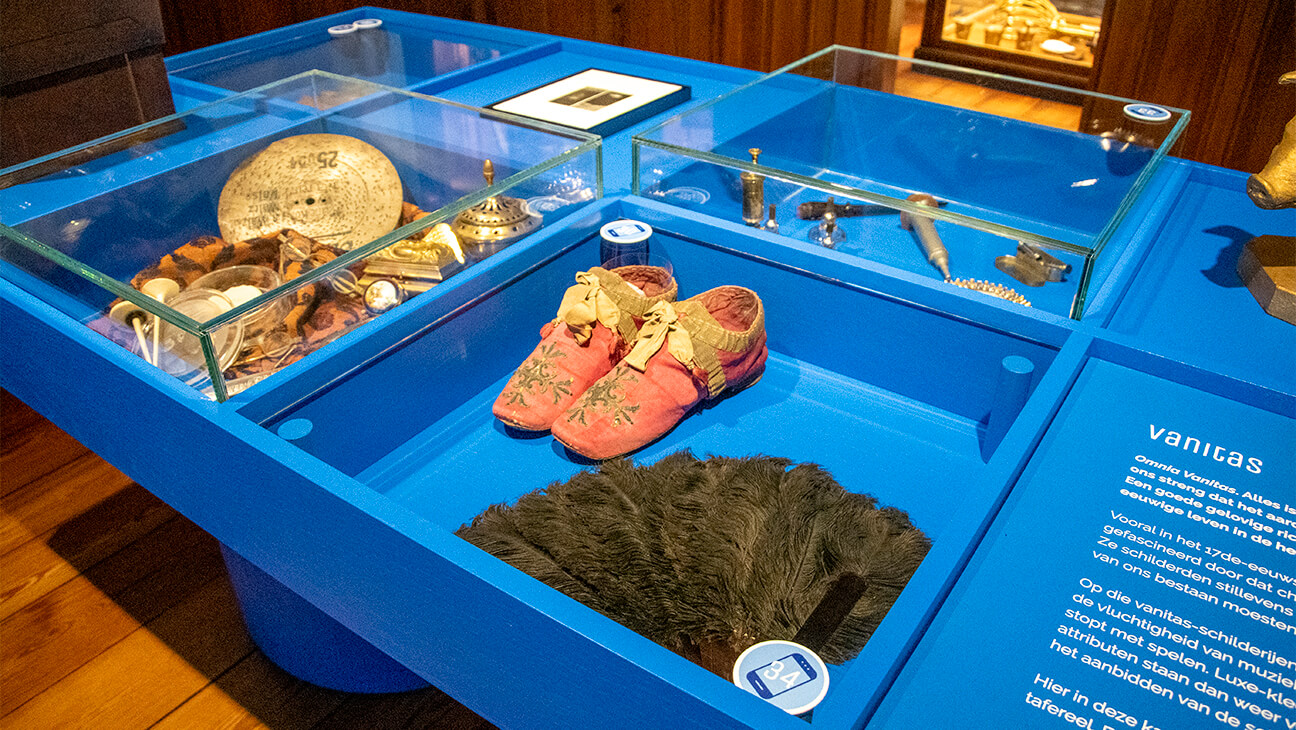 Kamer in het curiositeitenmuseum van de Musea Aan het Park in Sint-Niklaas