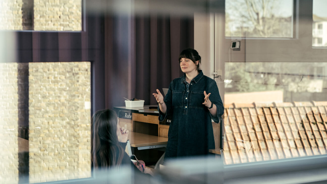 Joke Bekaert, adjunct-directeur, leerbegeleider en leraar spreekt over leerproces leerlingen