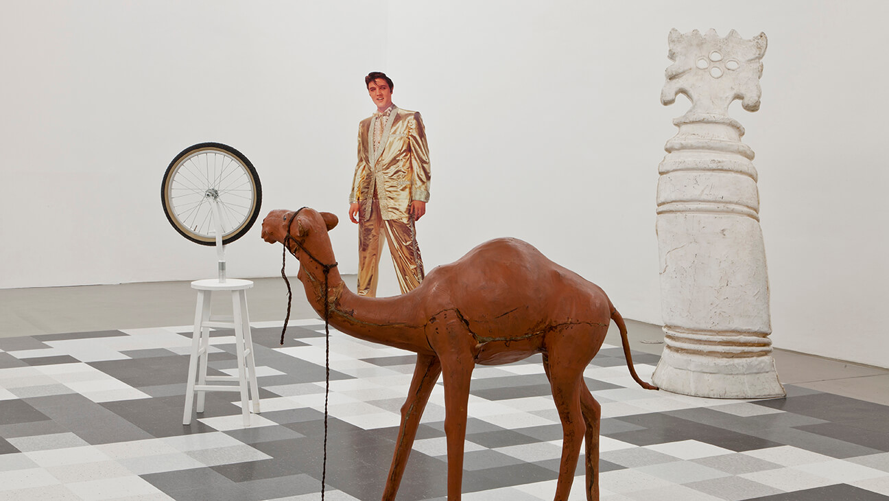 Lutz Bacher, Chess, 2012, Installation view, Portikus, Frankfurt am Main