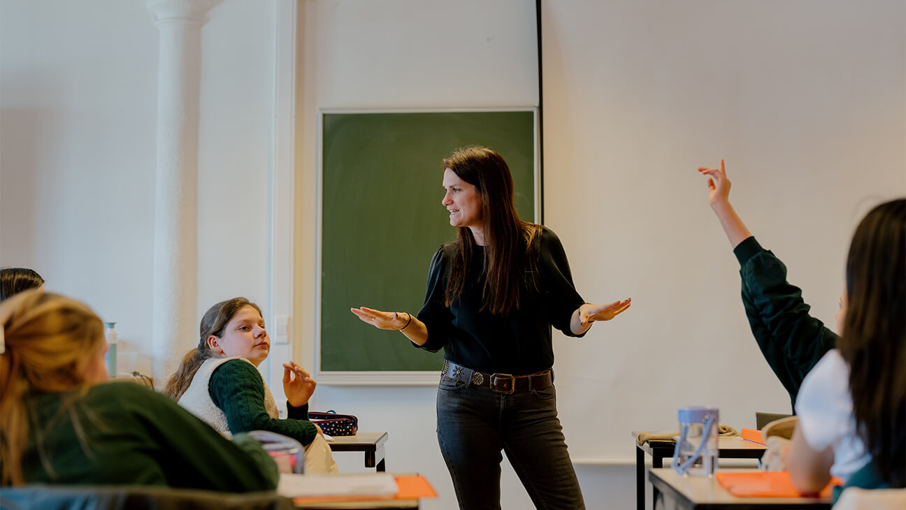 portret van Katelijn Uyttenhove in de klas van Sint-Bavo Gent