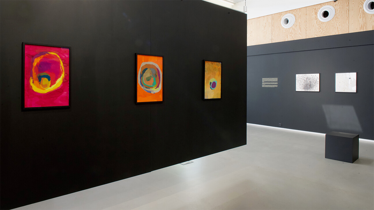 Zaal met kunstwerken uit de expo Altérités