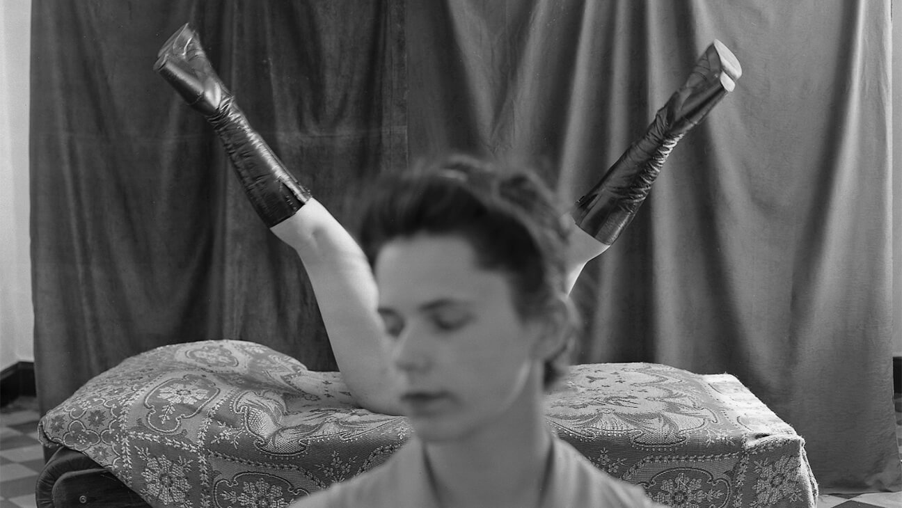 Nathalie Amand, Hommage licencieux 26,  tirage argentique baryté, 10 x 12.5 cm, 1992
