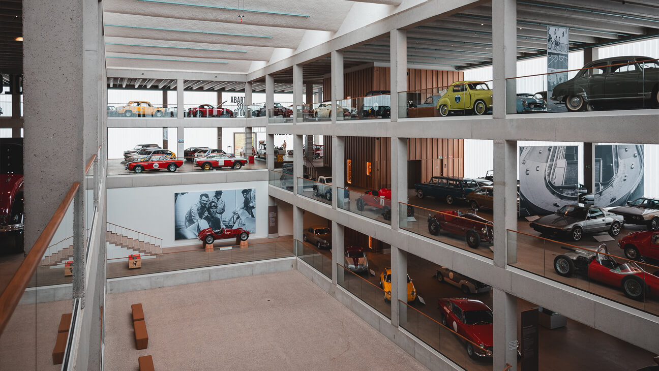 Oldtimers van Abarth op de expo 'SQUADRA Abarth & Rally Collection'