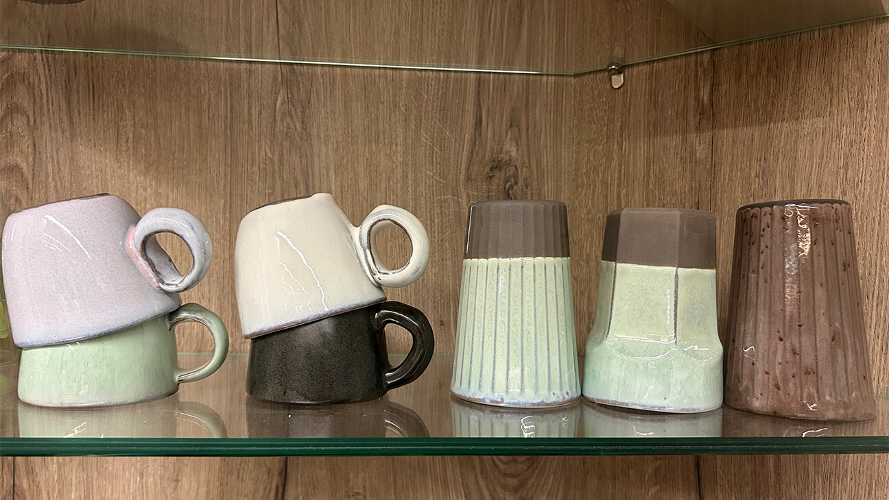 Koffiemokken in keramiek