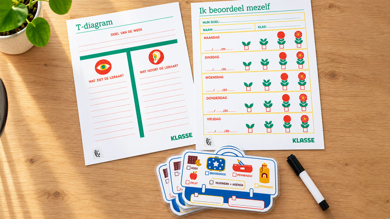 tools rond zelfregulerend leren liggen op een tafel