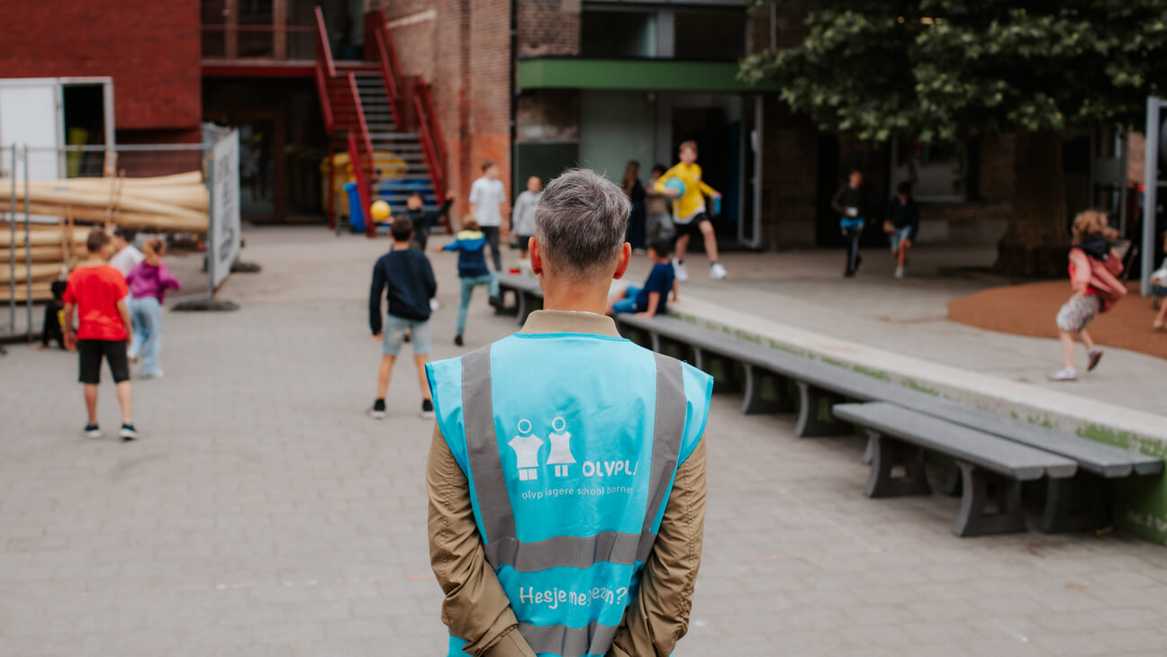 verscherpte speelplaatstoezicht tegen pesten